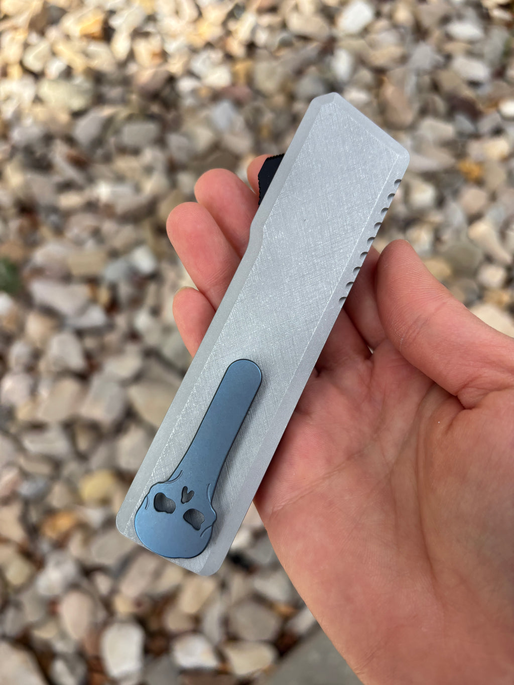 Chaves Knives Dissident Clear Coat Anodized Handle "GTA" Carbon Fiber Inlay DA OTF Blade Show West 2026 Exclusive (3.7" Stonewash Tanto)
