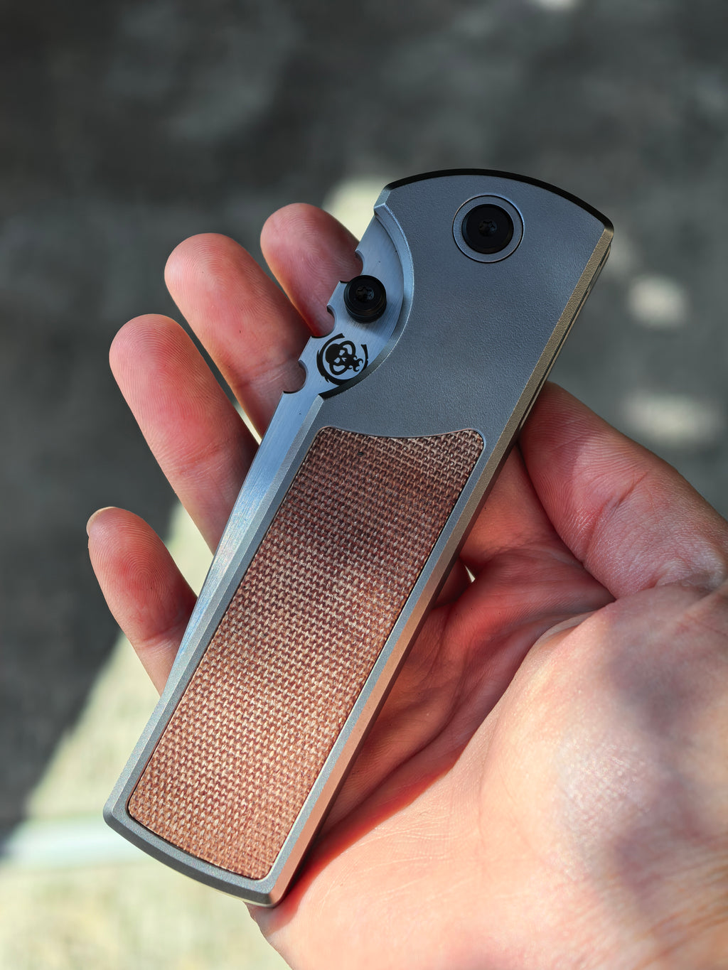 Chaves NTAK 229 Micarta Brown Magnetic Integral Inlay Manual Flipper Blade Show 2026 (3.6" Satin)