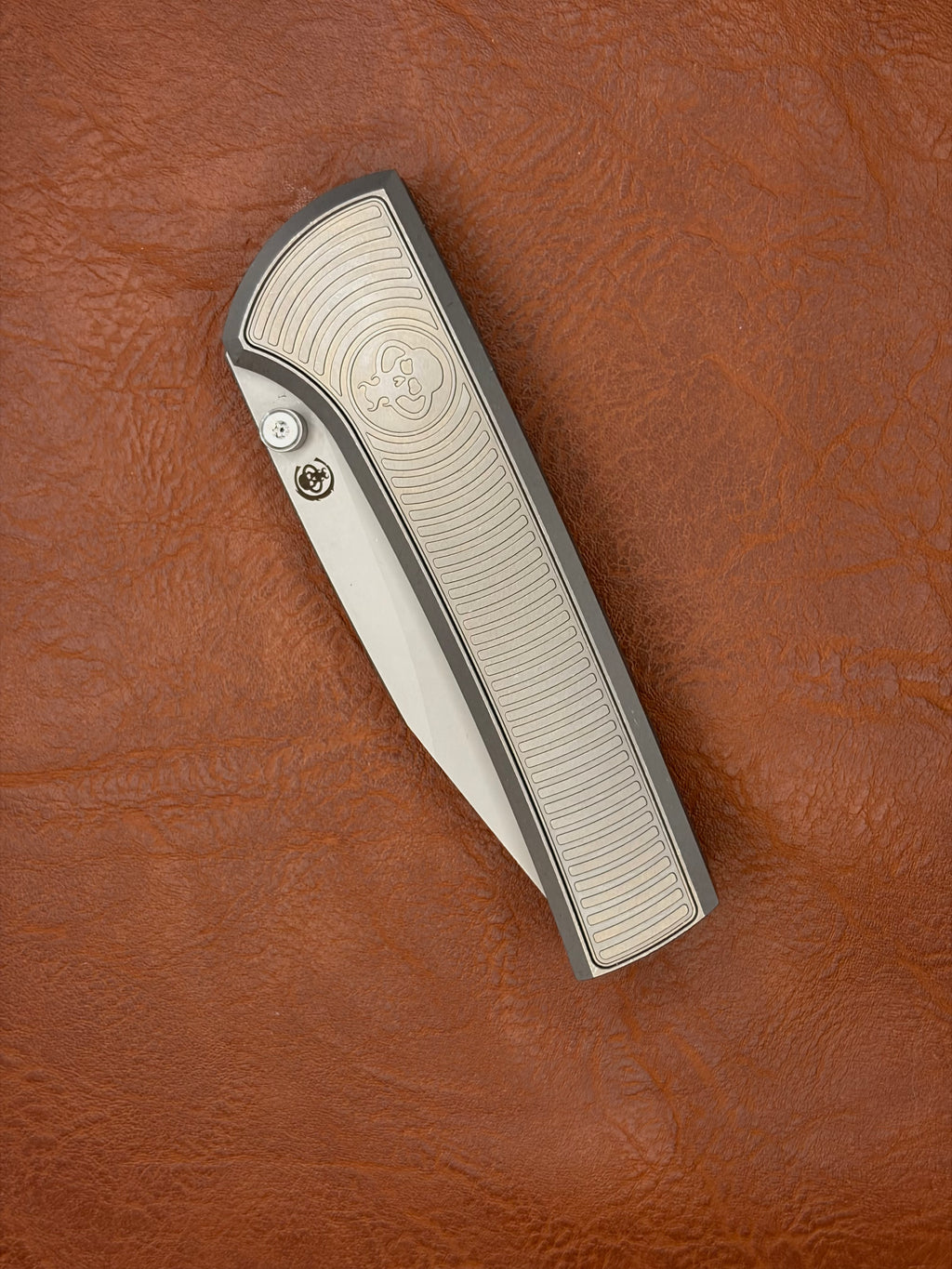 Chaves Knives Integral Scapegoat 229 Magnetic Radiation Manual Flipper California Custom Knife Show 2026 Spring (3.25” Stonewash Spear Point)