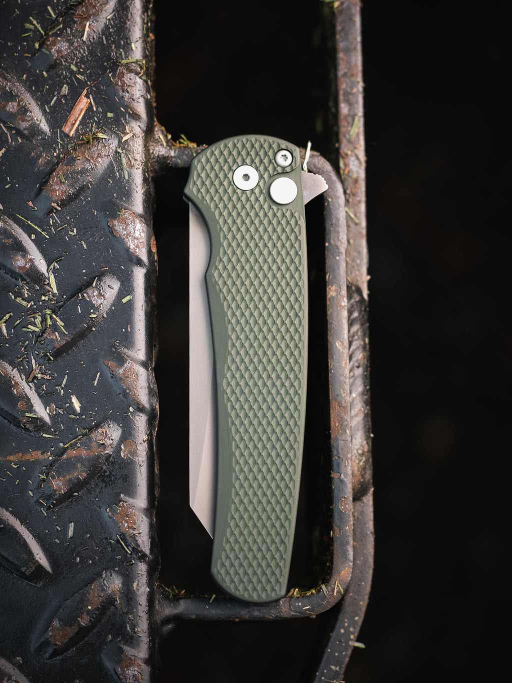 Pro-Tech Malibu Manual Flipper Knife Textured Green Al (3.25" Smoky Gray DLC)