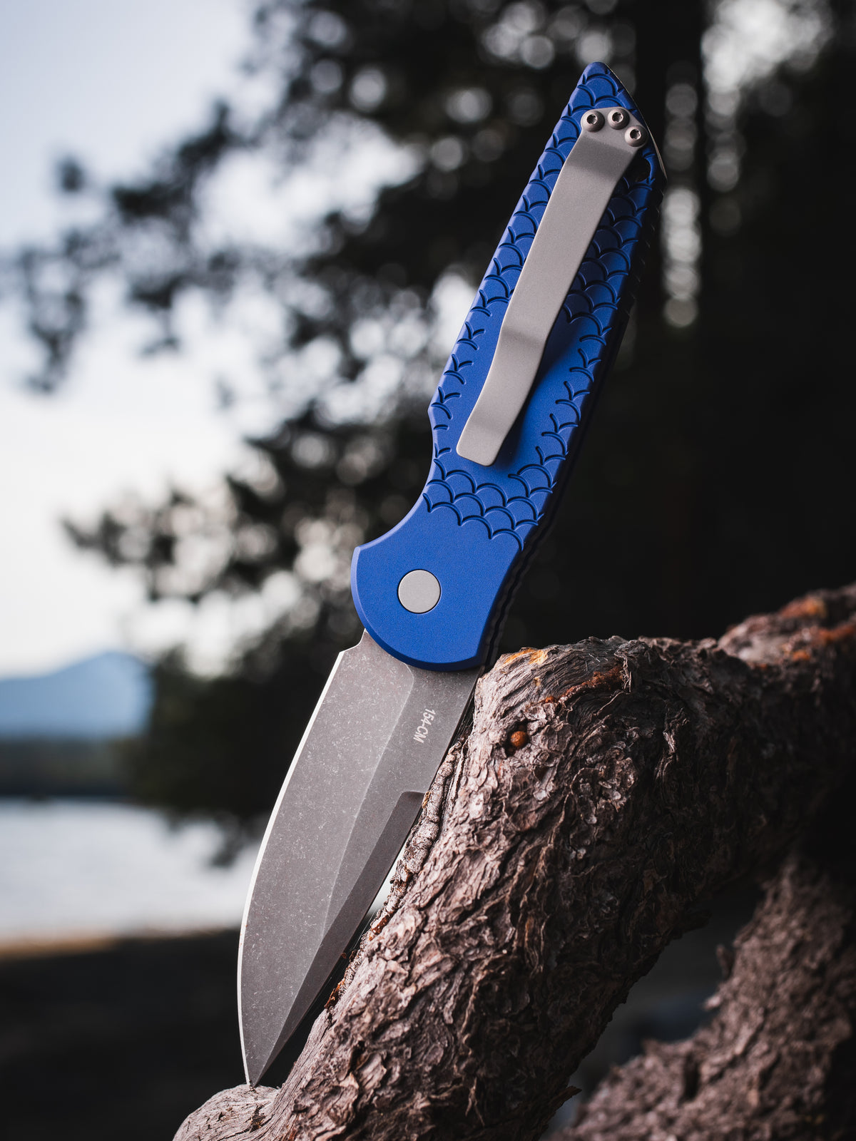 Pro-Tech TR-3 Automatic Knife Blue Fish Scale Blade Show Atlanta 2026 (3.5“ Acid Wash)