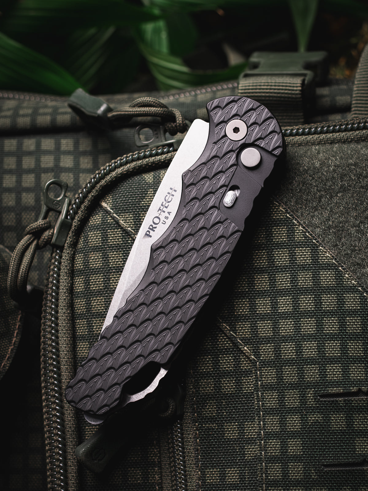 Pro-Tech Tactical Response 4 Black Feather Texture Secondary Safety Automatic Knife (4" Stonewash)