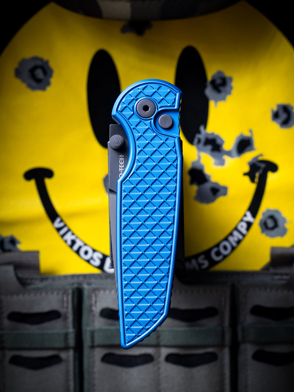 Pro-Tech TR-3 Integrity Manual Knife Relic Textured Blue (3.5" DLC Black)