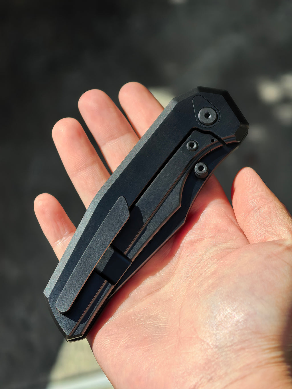 Chaves Knives Jake McCoy Omega Manual Flipper (3.5" Black PVD)